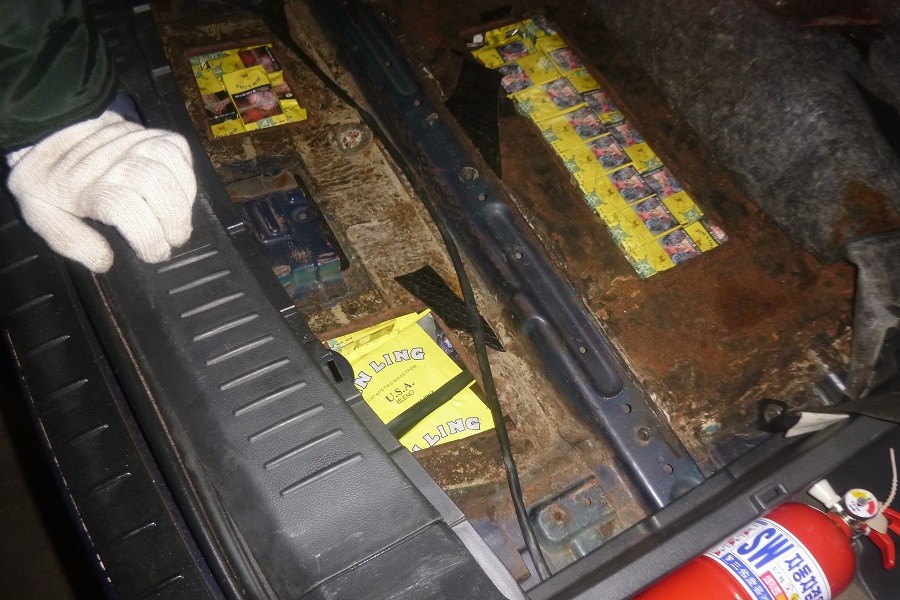 Калининградец пытался провезти через границу 1,5 тыс. пачек сигарет «для друга» (фото)