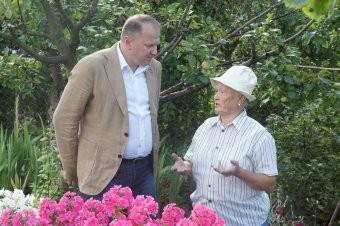 Цуканов намерен объявить 2012-й Годом садовода, огородника и дачника