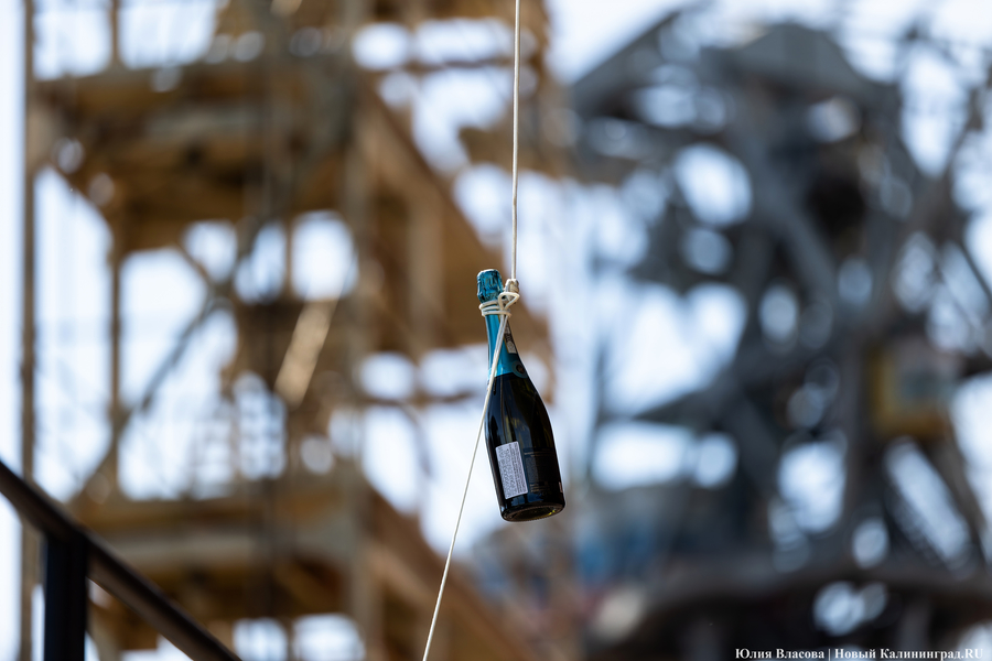 Флагман ВМФ России: в Калининграде спустили на воду большой десантный корабль (фото)