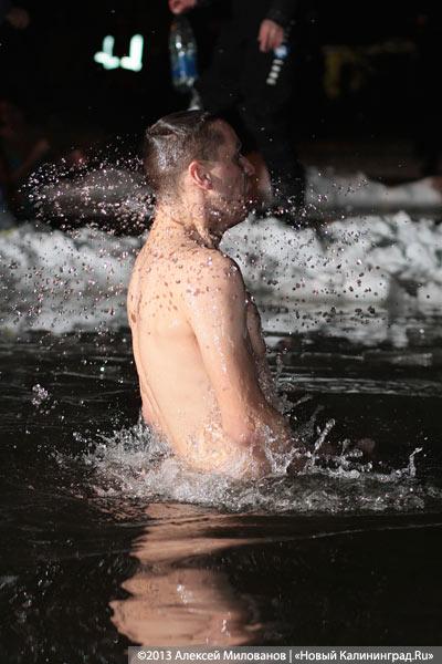 «Господь в лице губернатора»: крещенские купания в Черняховске