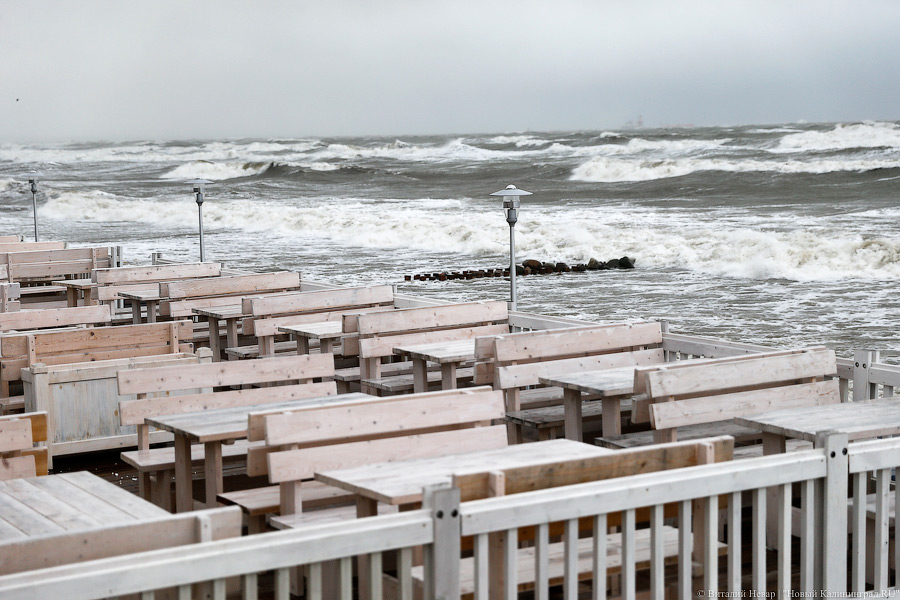 У моря погода: как Зеленоградское побережье переживает шторм