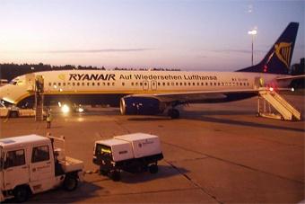 Ryanair хочет ликвидировать каждый четвертый рейс в Каунас