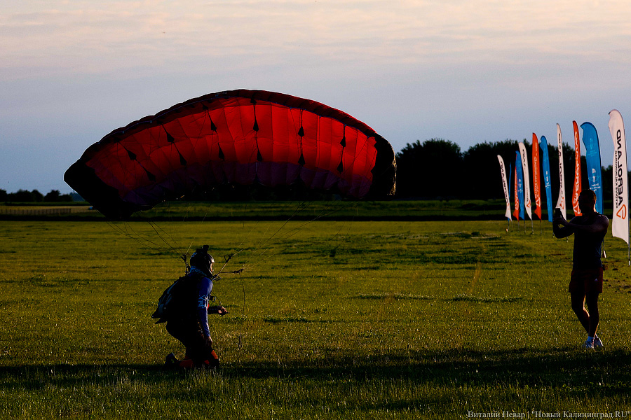 Люди как птицы: под Калининградом прошел этап Кубка России по купольному пилотированию (фото)