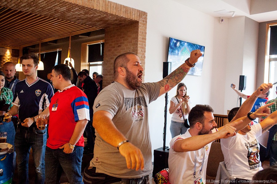 «Сербы себя покажут»: как мы пели с ними их песни и танцевали под «Ленинград»