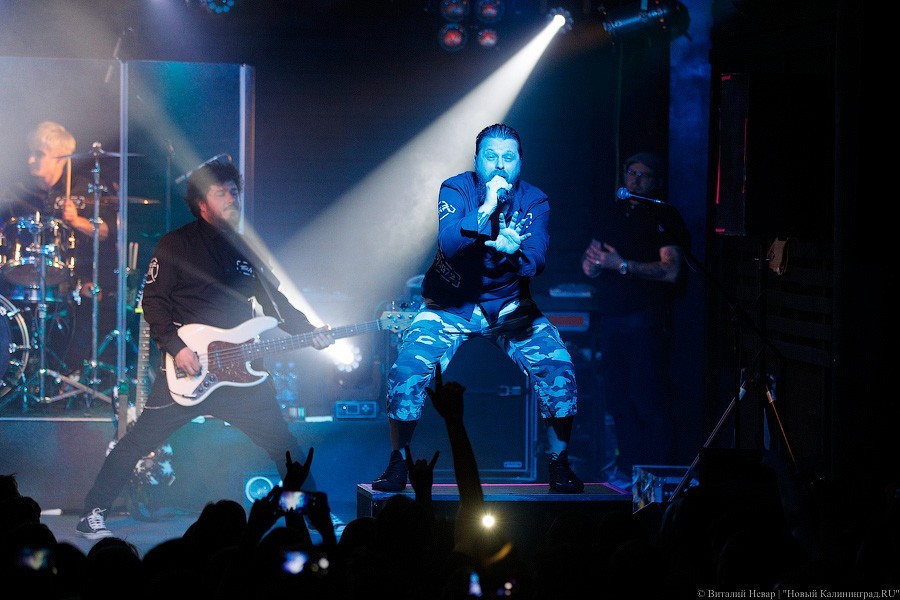 Ни траурный марш забывших дорогу домой: как «Пилот» привёз в Калининград рок