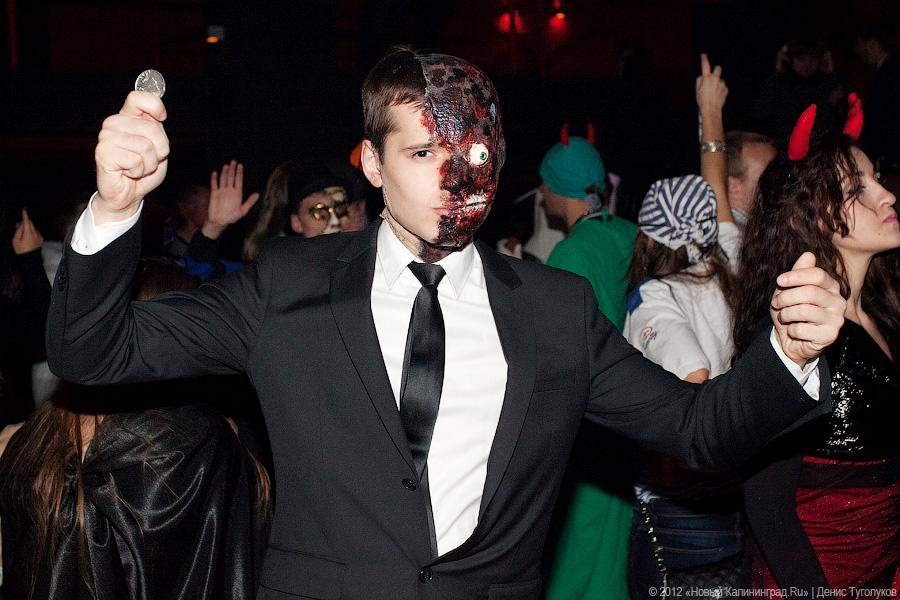 «Живее всех святых»: фоторепортаж с Хэллоуина на «Вагонке»