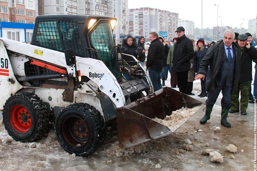 "В руки - лопаты": фоторепортаж "Нового Калининграда.Ru"