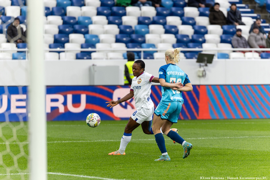 «Дерби двух столиц»: как футболистки ЦСКА обыграли «Зенит» на «Ростех Арене» (фото)