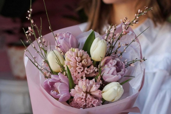 «Art Flowers»: подарки, стильные букеты,   создающие весеннее настроение