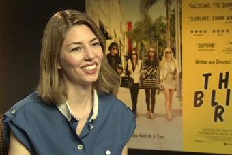 Испорченные детки воруют дорогие конфетки