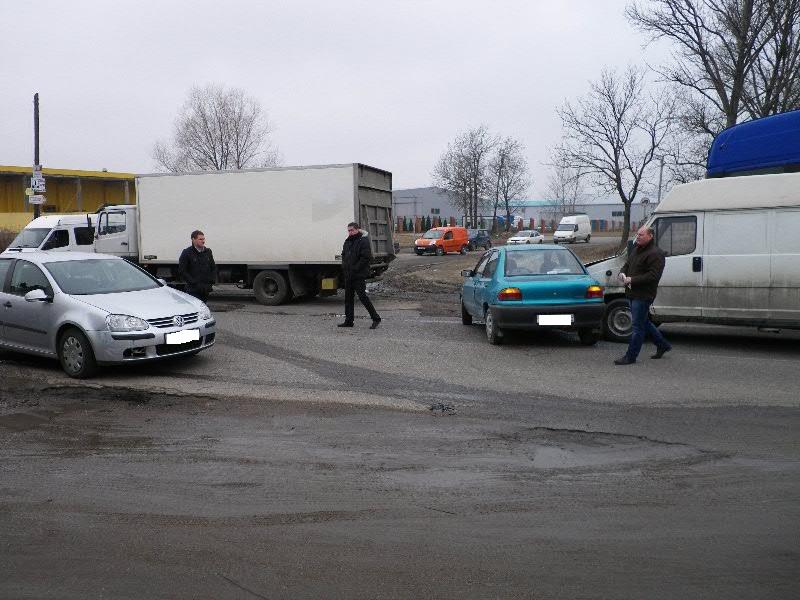 На Камской произошло двойное ДТП: от удара «Мазду» выбросило на «встречку» (+фото)