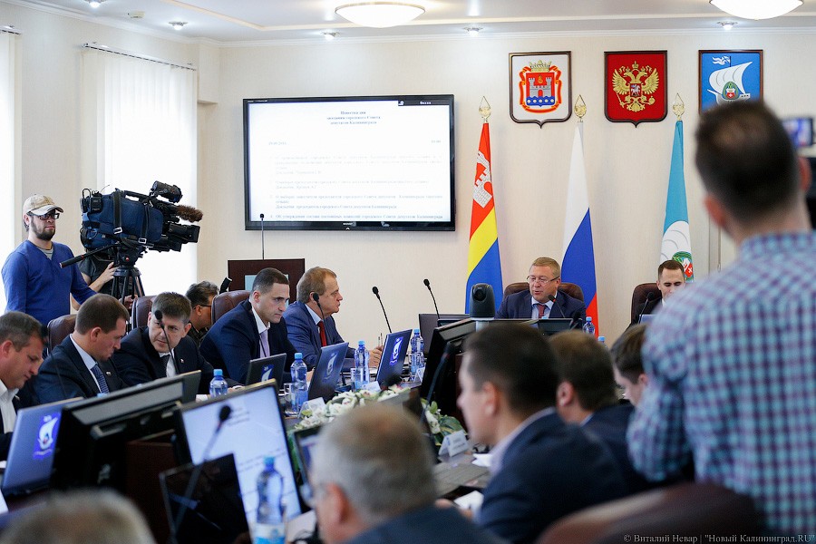  Получающие зарплату из бюджета Кропоткин и Шумилин отчитались о росте доходов