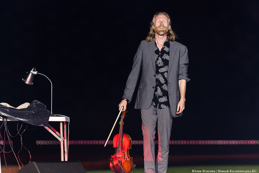 «Звуковая скульптура»: на стадионе «Калининград» устроили саунд-арт-концерт