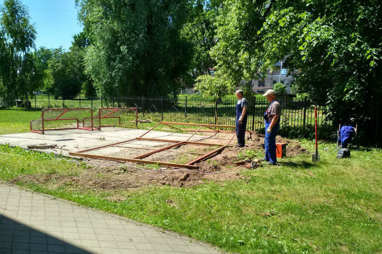 Силанов поручил «разобраться» со сносом спортплощадки для хоккеистов на «Красной звезде»