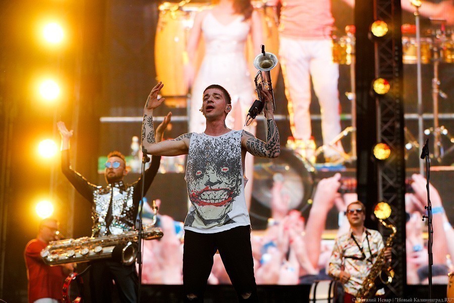 Ехай [очень далеко]: как «Ленинград» вернул жизнь на калининградский стадион