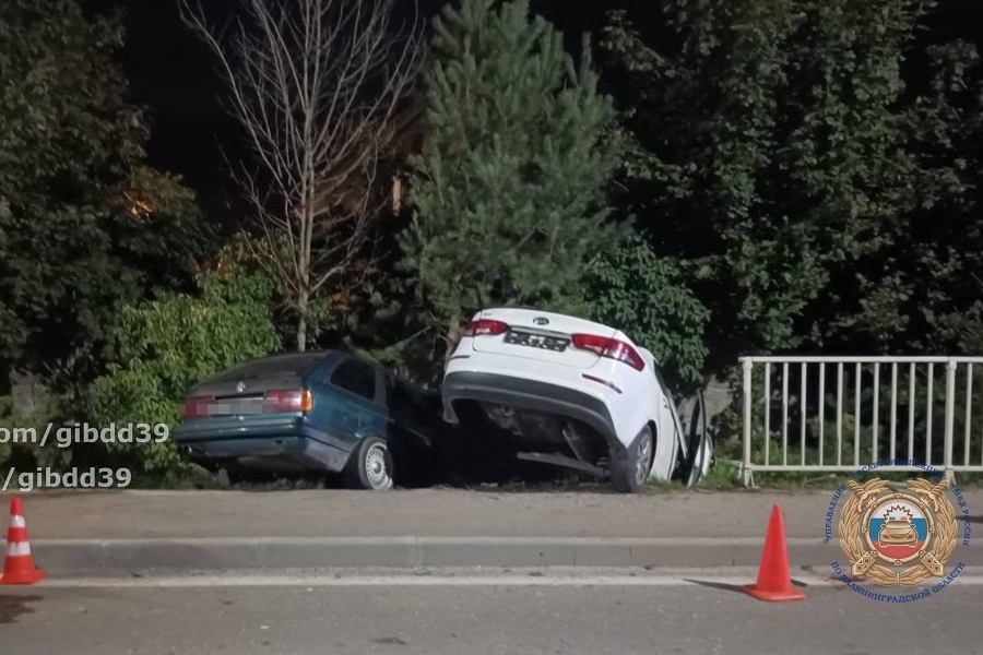 Под Калининградом 17-летний водитель «БМВ» спровоцировал ДТП с тремя пострадавшими (видео)