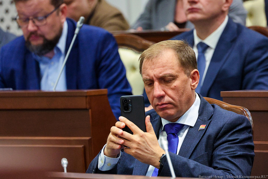 Карты, фотки, все дела: ежегодный отчет Антона Алиханова в фотографиях