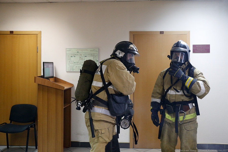 «Шланги, сирены, селфи»: как на Дмитрия Донского, 1, учились спасать всех врио