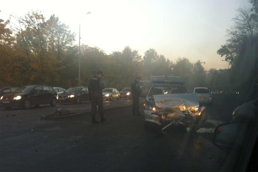 На ул. Гагарина произошла авария с участием полицейского автомобиля (+фото)