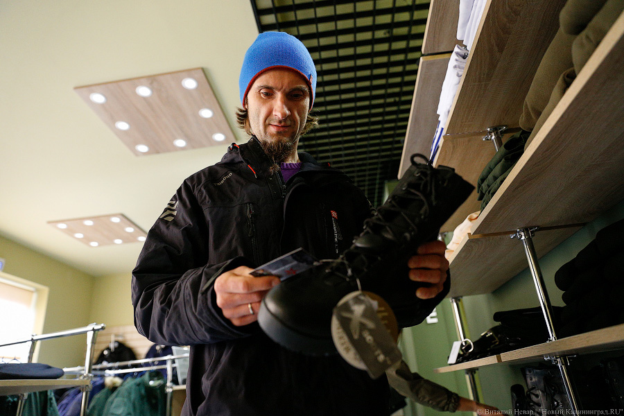 Армейская философия: как в Калининграде продают «вежливых» людей и мишек