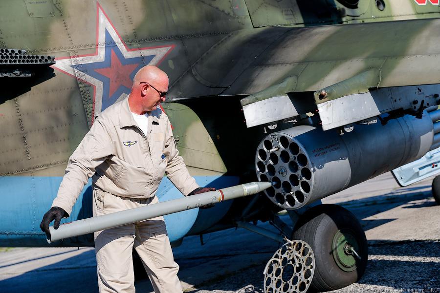 Бомбы в небе: совместные сборы морской авиации (фото)