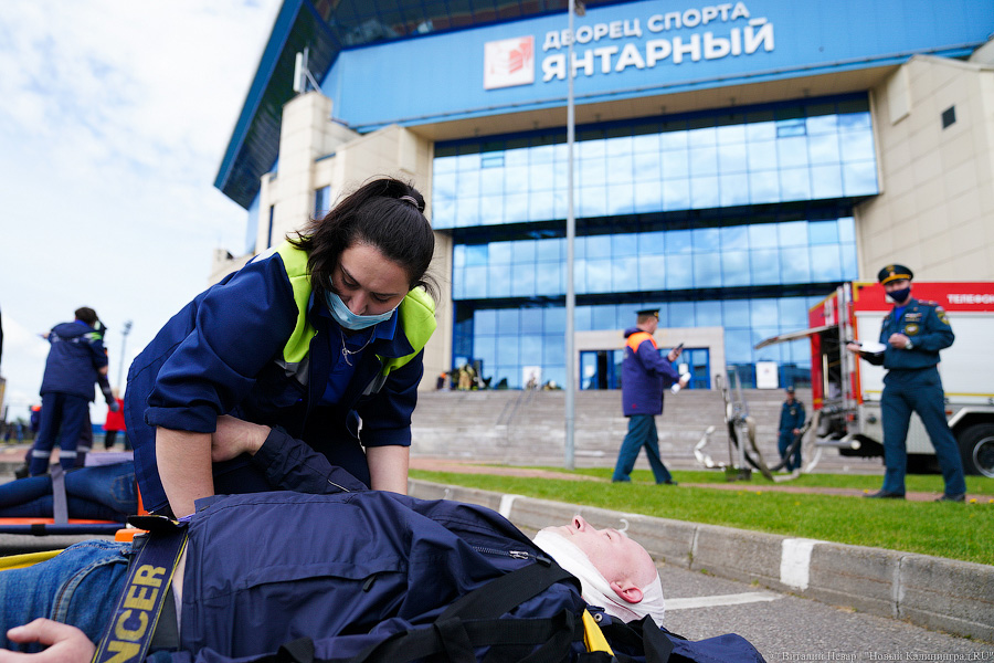 «Сложная архитектура»: как пожарные тренируются перед ЧМ-2022 по волейболу (фото)