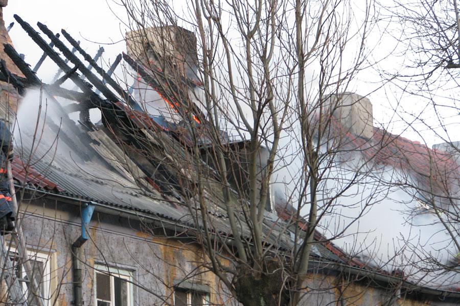 В Калининграде при пожаре в жилом доме погиб человек (фото)