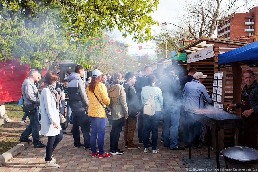 На ход руки: как проходит Fish Food Festival в Зеленоградске