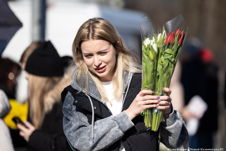 Женщины назвали самый желанный подарок на 8 Марта