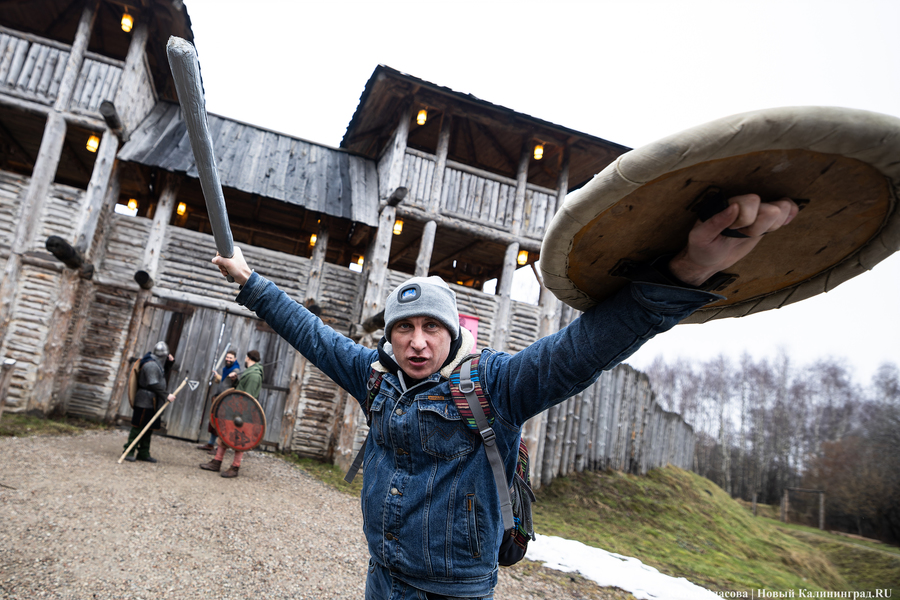Блины, пляски и огонь: как отпраздновали Масленицу в поселении викингов «Кауп»