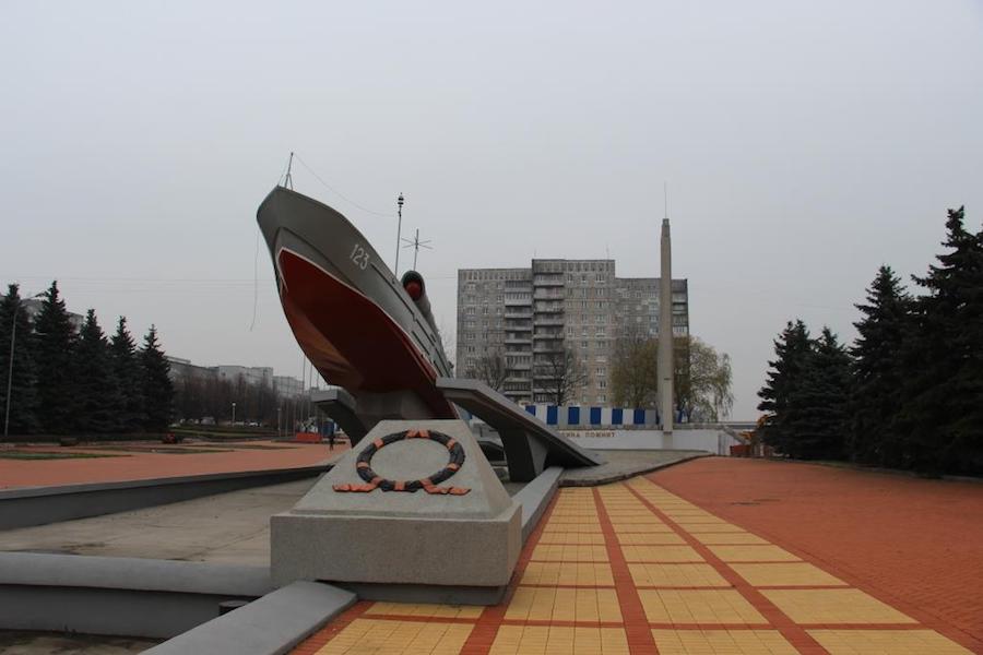 Демонтировать стелу у памятника на Моспроспекте хотят в эти выходные
