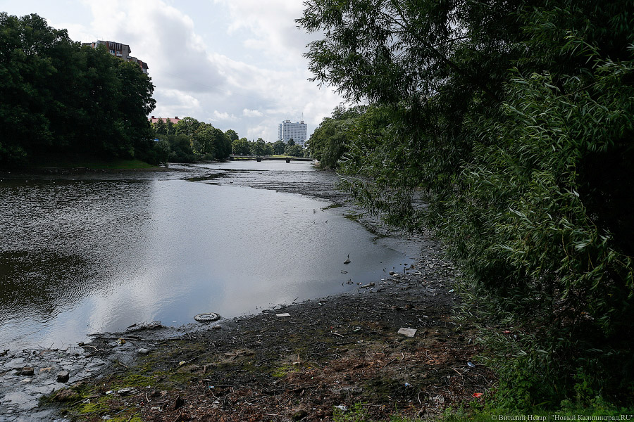 Нижнее сверху: набережная Нижнего озера перед ремонтом с высоты птичьего полёта