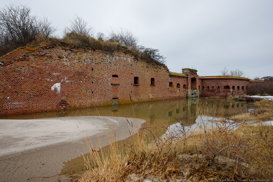 Тетраподы на куски: последствия шторма в Балтийске (фото)