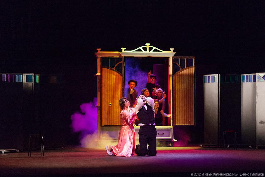 «Искреннее искусство по Булгакову»: фоторепортаж со спектакля «Зойкина квартира»