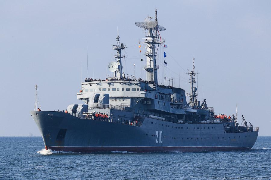 Оркестр и поросенок: в Балтийск из дальнего похода вернулись курсанты БВМИ