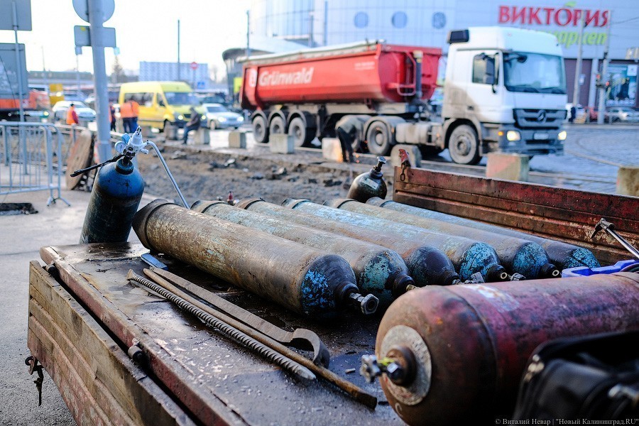 Асфальт вместо брусчатки: ремонт на перекрестке Киевской и пр-та Калинина (фото)