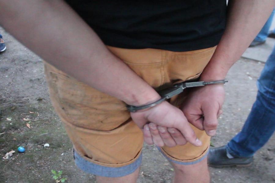 В Калининграде мужчина ограбил в маске магазин, чтобы погасить микрозайм (видео)