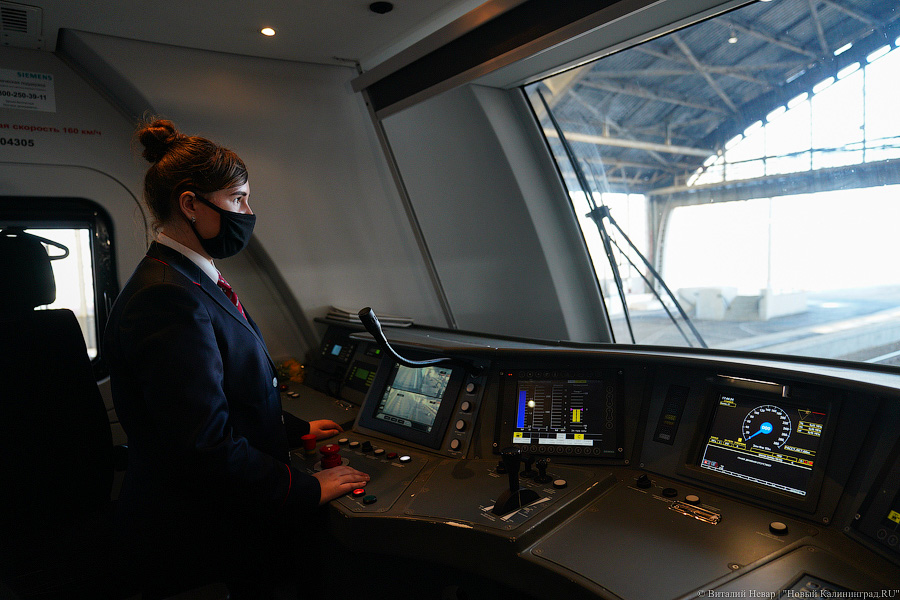 Пробный полет на «Ласточке»: КЖД представила первую женщину-машиниста