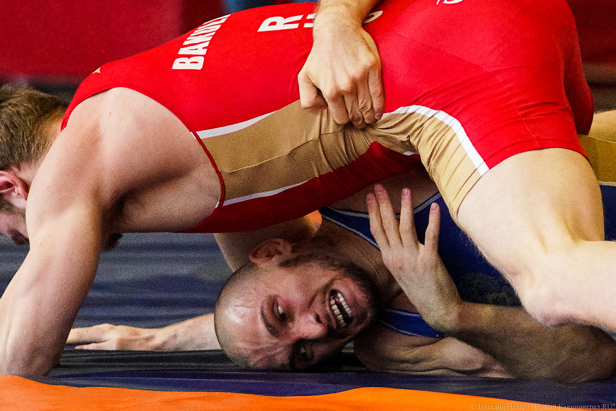 Крючки, узлы, обвивы: в Калининграде проходит чемпионат России по борьбе спорта глухих