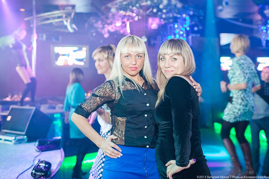 «В полный голос»: фоторепортаж с клубного концерта Алисы Гелисс