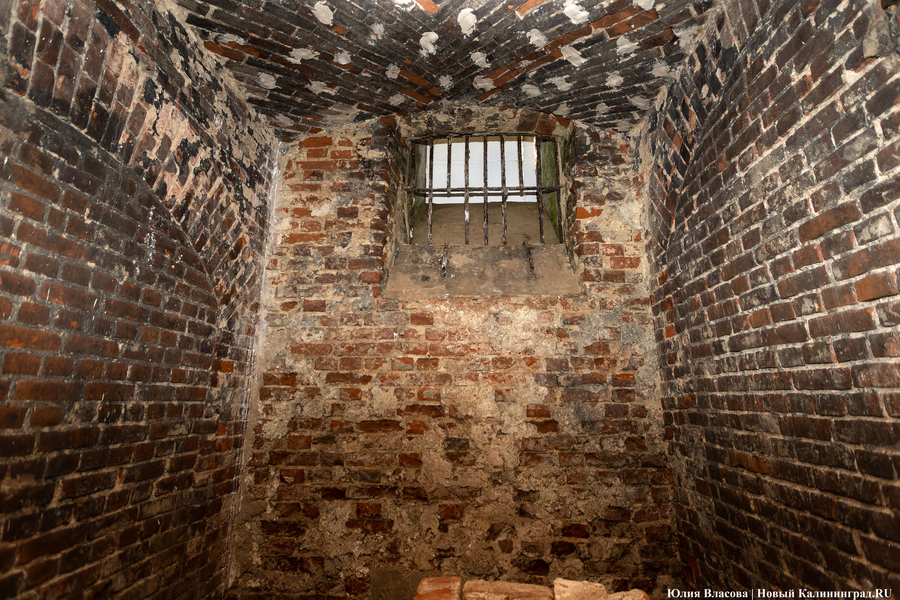 В подвалах замка Рагнит собираются восстановить старинные тюремные камеры (фото)