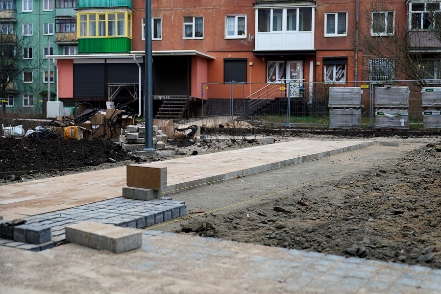 Объять необъятное: что происходит на ул. Рокоссовского, где никак не завершится ремонт (фото)