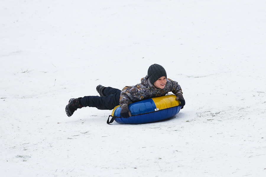 Полет на санках: как в Центральном парке Калининграда с горки катаются (фото)