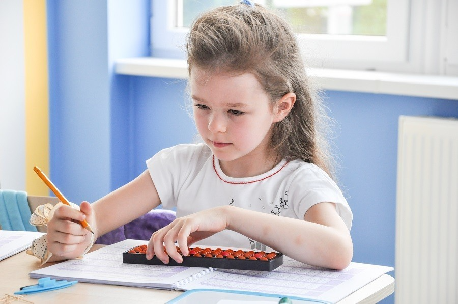 Менар Genius — Центр ментальной арифметики и скорочтения