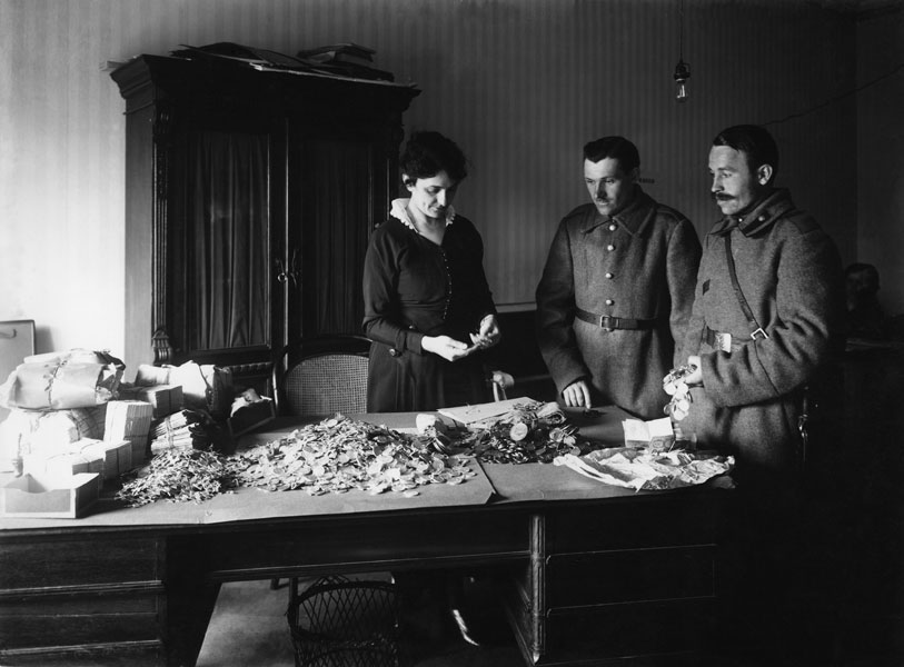 В Художественной галерее покажут Ленина в парике и снимки революции 1917 года