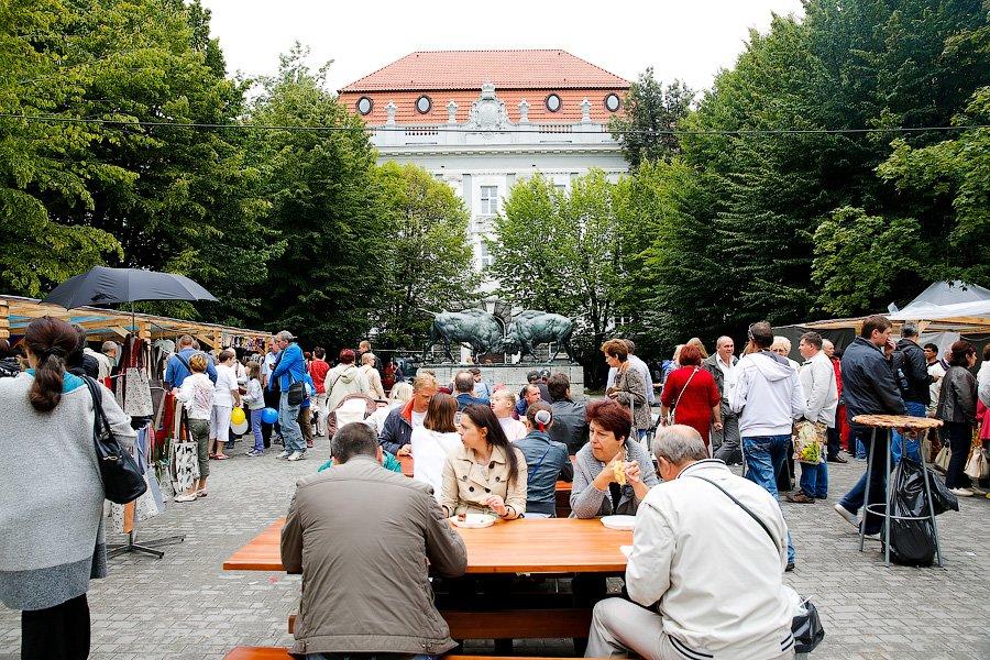 Картофельные кишки и шашлык на вилах: чем кормили на День города