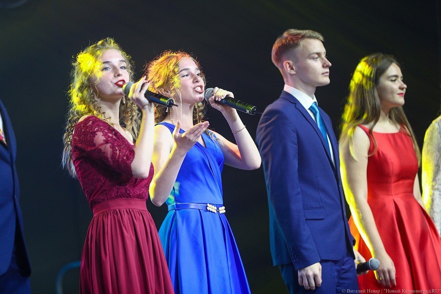 Умницы и умники: в Калининграде поздравили лучших выпускников-2019 (фото)