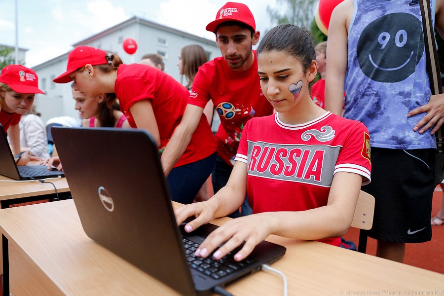 Под шоу барабанщиц: в Калининграде стартовал набор волонтеров для ЧМ-2018