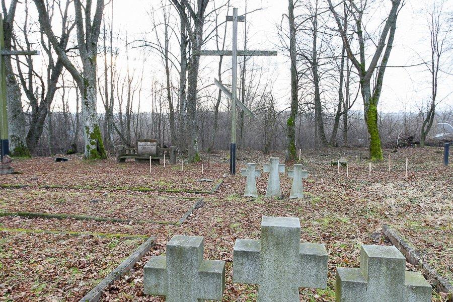 Миллионы в землю: как в области приводят в порядок захоронения Первой мировой