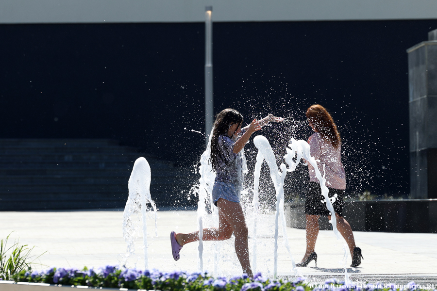 На площади у Дома искусств завершается благоустройство. Вот как она выглядит (фото)